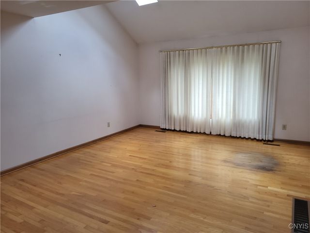 2 Shadowbrrok Drive, Clifton Park, NY 12065