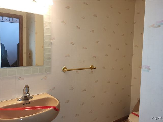 2 Shadowbrrok Drive, Clifton Park, NY 12065