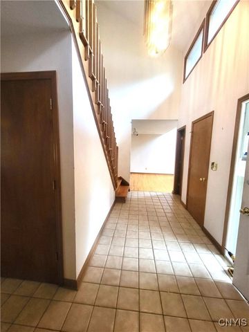 2 Shadowbrrok Drive, Clifton Park, NY 12065