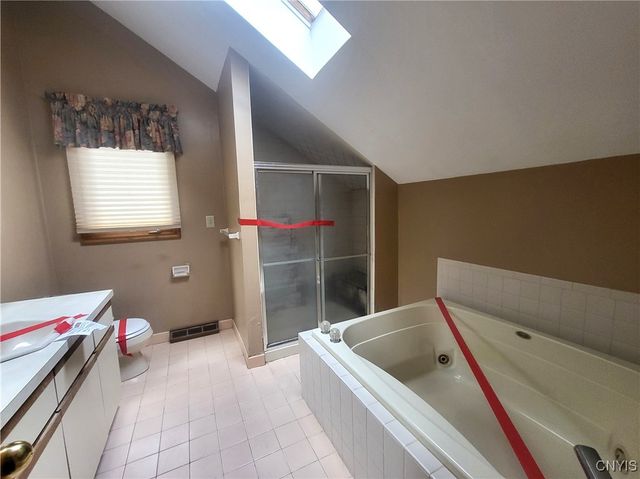 2 Shadowbrrok Drive, Clifton Park, NY 12065