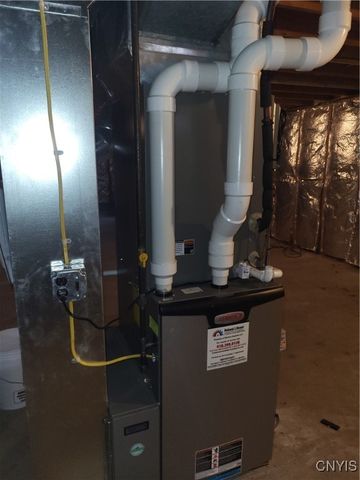 2 Shadowbrrok Drive, Clifton Park, NY 12065