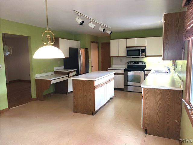 2 Shadowbrrok Drive, Clifton Park, NY 12065