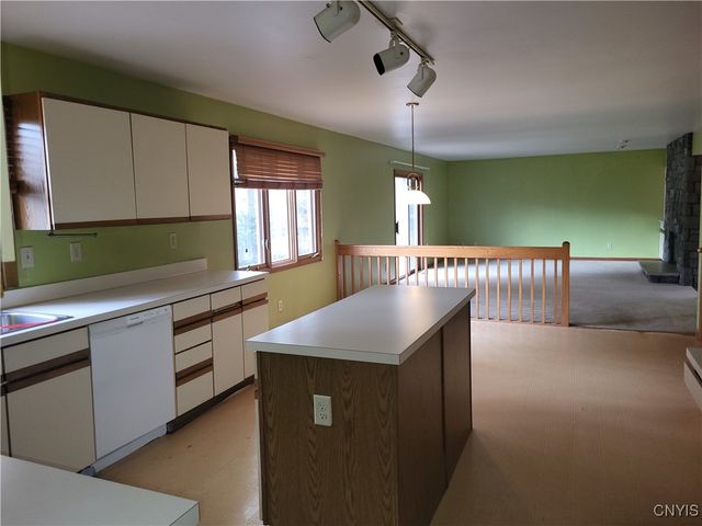 2 Shadowbrrok Drive, Clifton Park, NY 12065