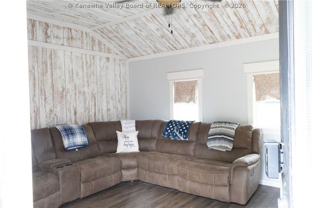 4750 steele ridge Road, Red House, WV 25168