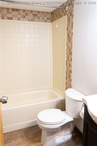 4750 steele ridge Road, Red House, WV 25168