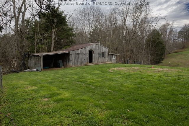 4750 steele ridge Road, Red House, WV 25168