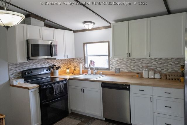 4750 steele ridge Road, Red House, WV 25168
