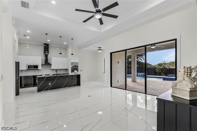 2724 NW 7th PL, Cape Coral, FL 33993
