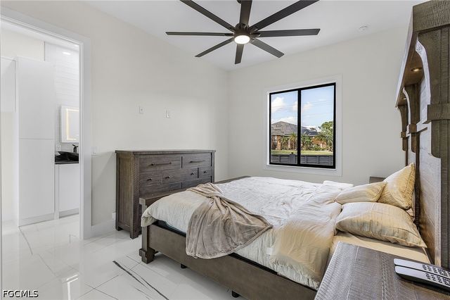 2724 NW 7th PL, Cape Coral, FL 33993