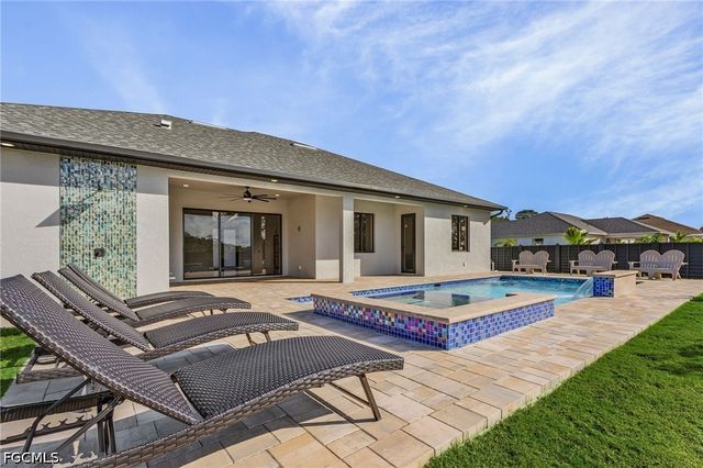 2724 NW 7th PL, Cape Coral, FL 33993