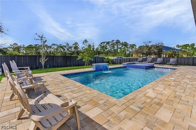 2724 NW 7th PL, Cape Coral, FL 33993