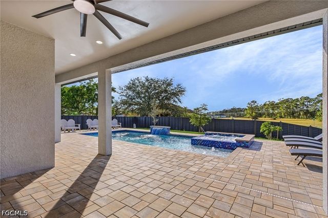 2724 NW 7th PL, Cape Coral, FL 33993