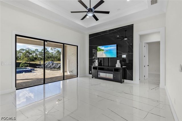 2724 NW 7th PL, Cape Coral, FL 33993