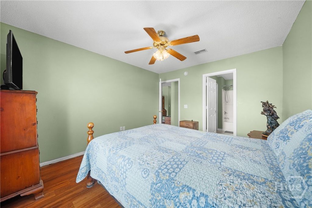 Image 11 of property listing at 2006 Dawson Lane, Rincon, GA 31326