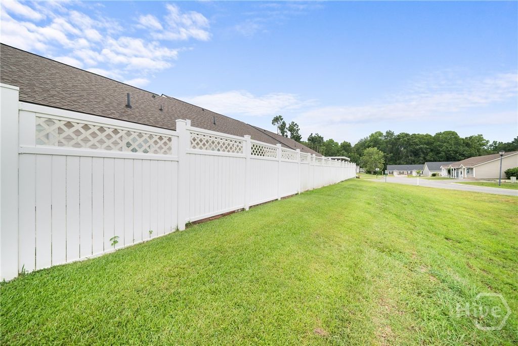 Image 18 of property listing at 2006 Dawson Lane, Rincon, GA 31326