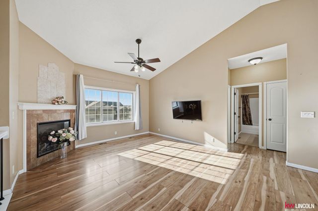 9238 garland Street, Lincoln, NE 68505