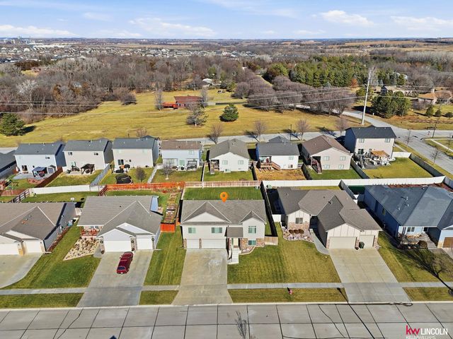 9238 garland Street, Lincoln, NE 68505