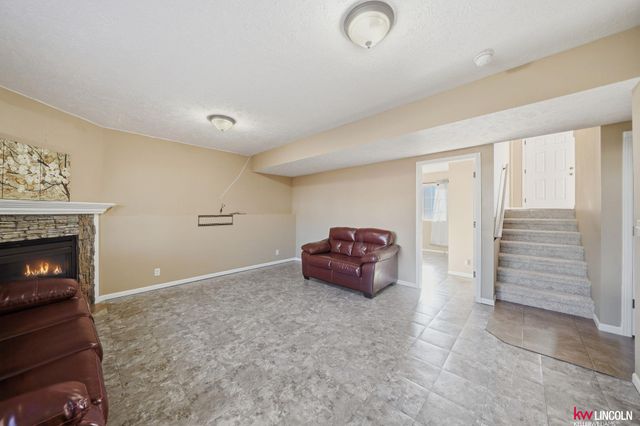 9238 garland Street, Lincoln, NE 68505