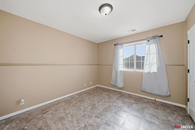 9238 garland Street, Lincoln, NE 68505