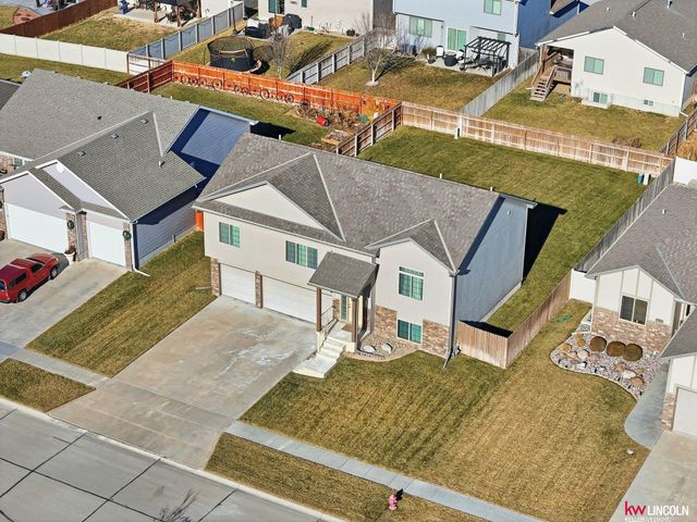 9238 garland Street, Lincoln, NE 68505
