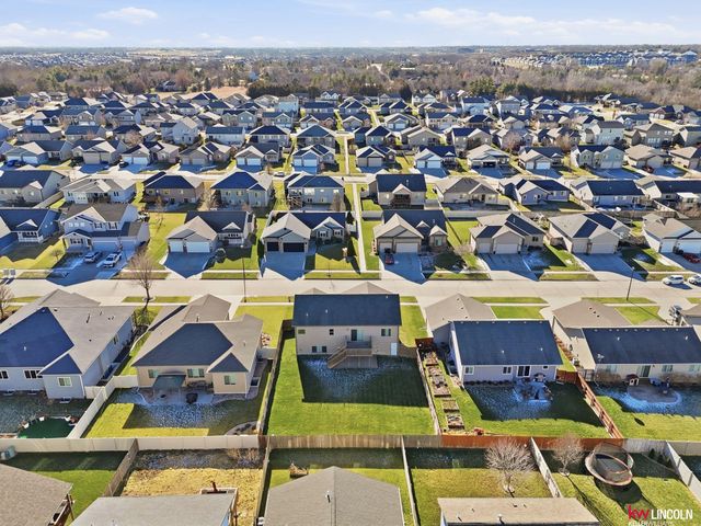 9238 garland Street, Lincoln, NE 68505