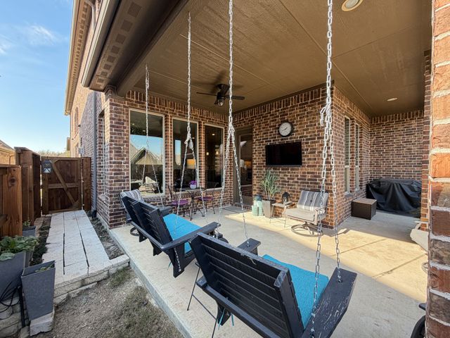 2708 Pointview Court, Lewisville, TX 75067