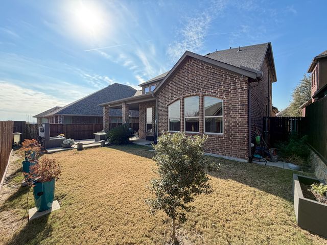 2708 Pointview Court, Lewisville, TX 75067