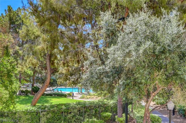 230 East Flamingo Road 106, Las Vegas, NV 89169