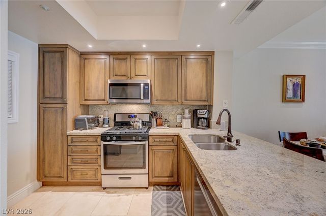 230 East Flamingo Road 106, Las Vegas, NV 89169