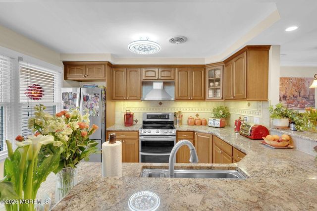 7 Eaton Lane 73, Whiting, NJ 08759