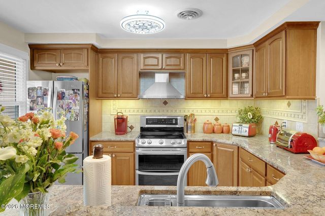 7 Eaton Lane 73, Whiting, NJ 08759