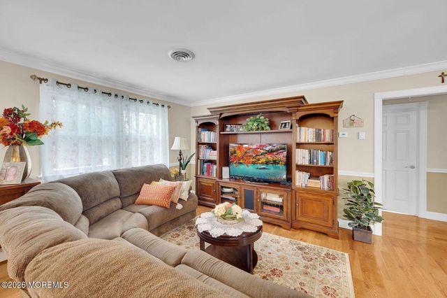 7 Eaton Lane 73, Whiting, NJ 08759