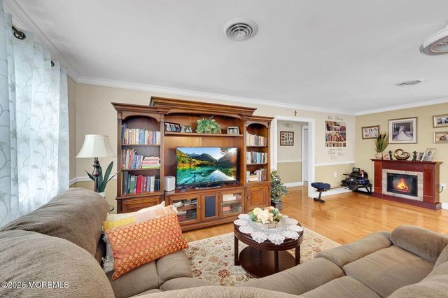 7 Eaton Lane 73, Whiting, NJ 08759