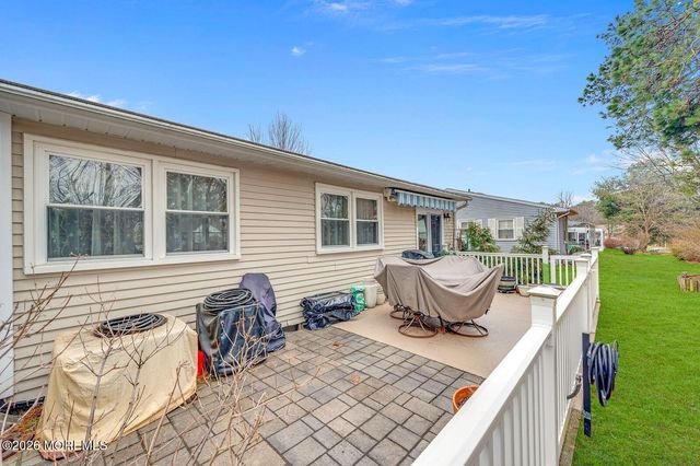 7 Eaton Lane 73, Whiting, NJ 08759