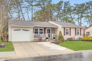7 Eaton Lane 73, Whiting, NJ 08759