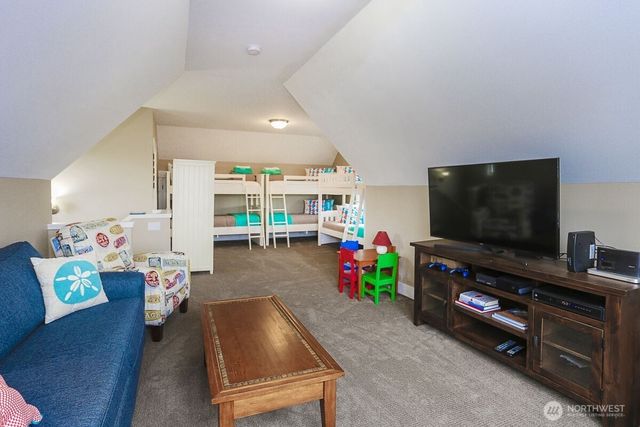 38 Trillium Lane, Pacific Beach, WA 98571