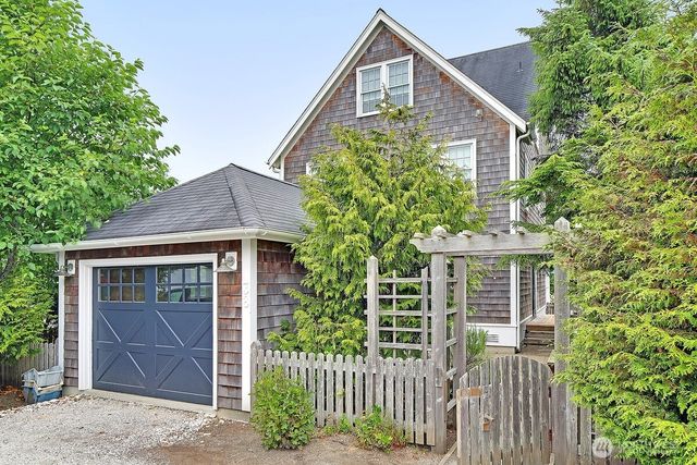 38 Trillium Lane, Pacific Beach, WA 98571