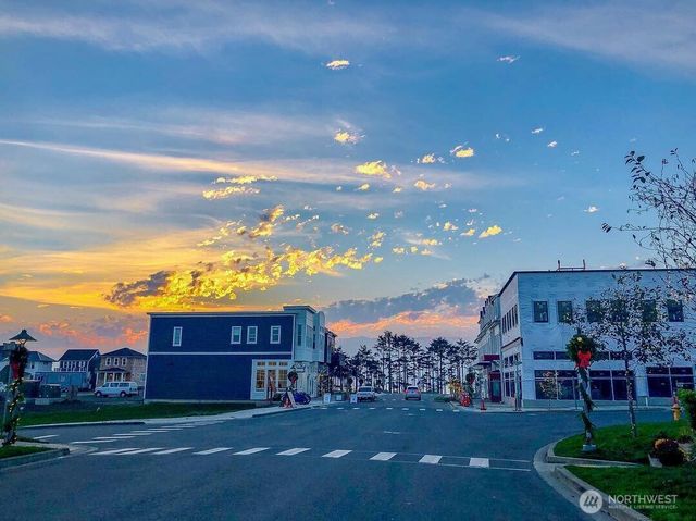 38 Trillium Lane, Pacific Beach, WA 98571