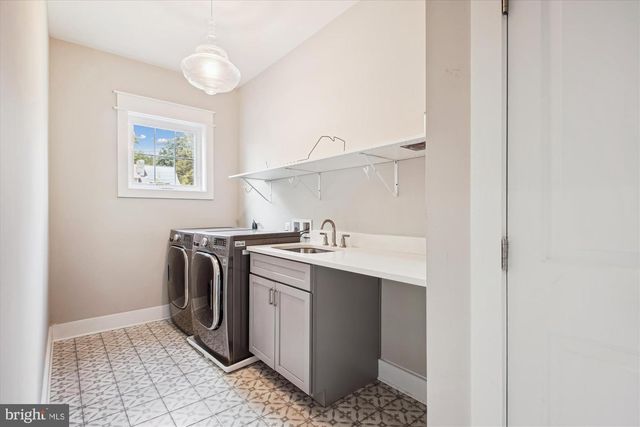 1565 HANE, Mclean, VA 22101