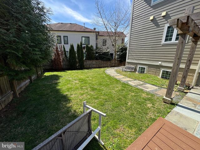 1565 HANE, Mclean, VA 22101