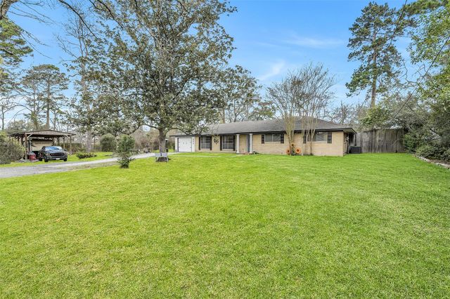 222 Hillcrest Drive, Conroe, TX 77303