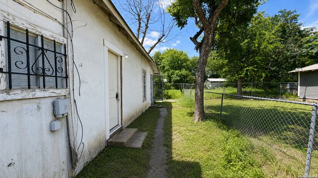 1817 San Luis, San Antonio, TX 78207