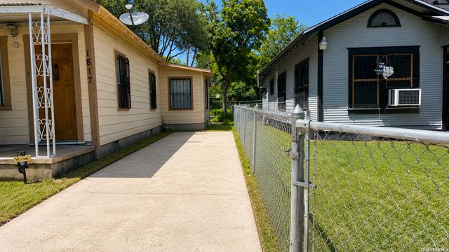 1817 San Luis, San Antonio, TX 78207
