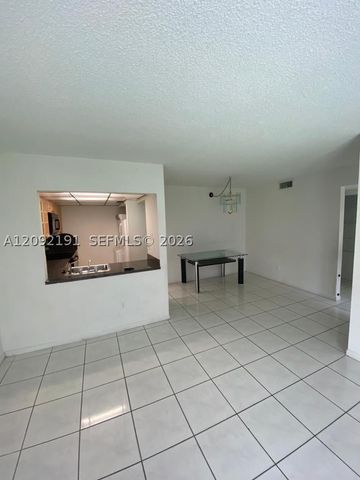 2715 W 66th St 13-21, Hialeah, FL 33016