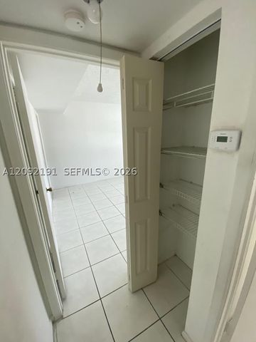 2715 W 66th St 13-21, Hialeah, FL 33016
