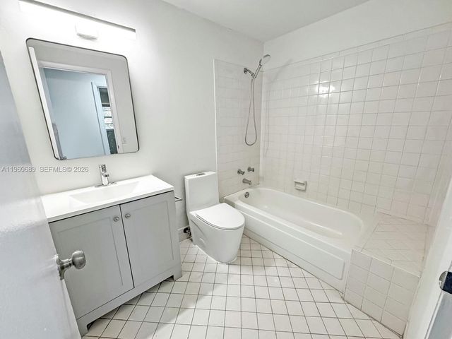 3041 N 74th Ave, Hollywood, FL 33024