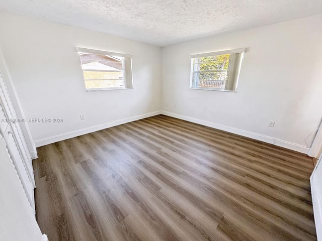 3041 N 74th Ave, Hollywood, FL 33024