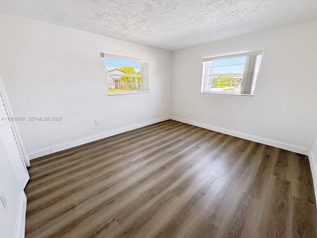 3041 N 74th Ave, Hollywood, FL 33024