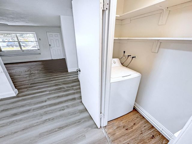 3041 N 74th Ave, Hollywood, FL 33024