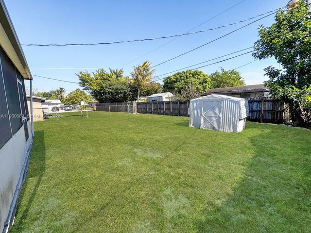 3041 N 74th Ave, Hollywood, FL 33024